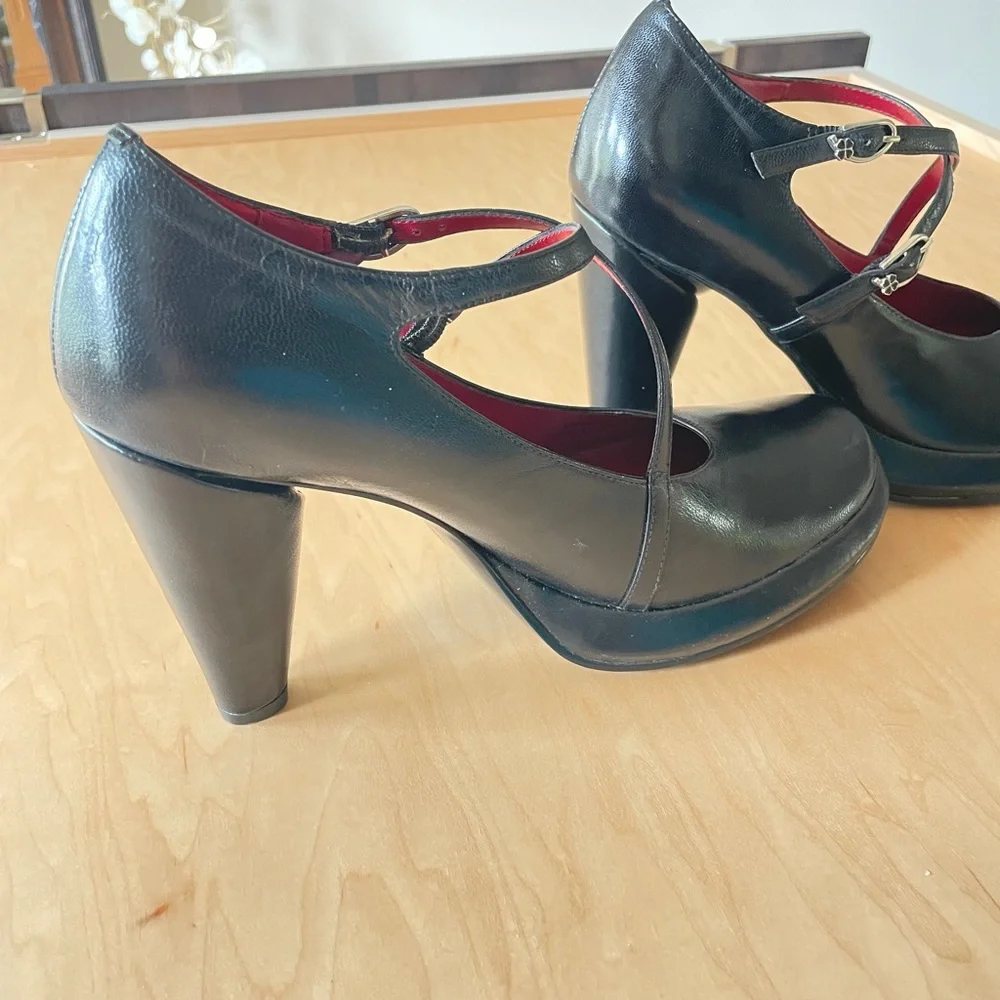 Black Women's Mary Jane Heels - Picture 7 of 11